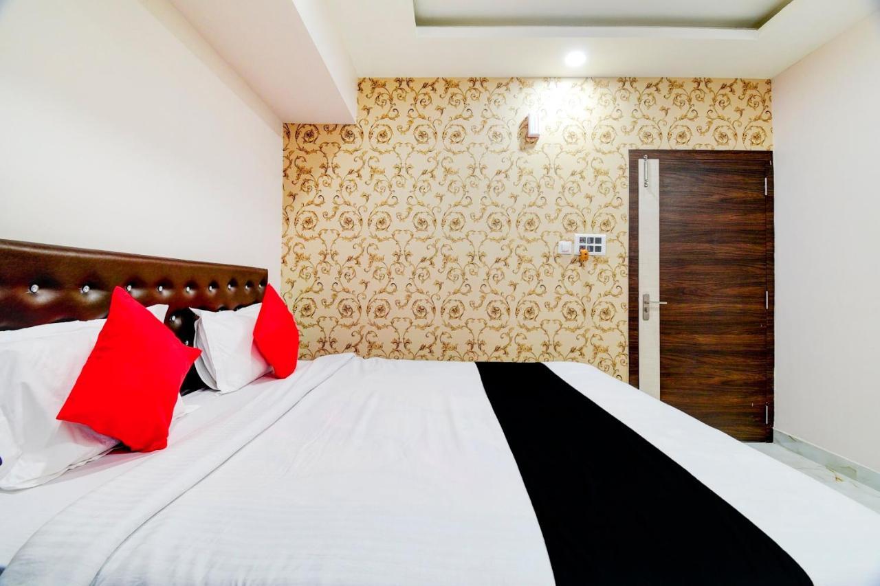 غاواهاتي Collection O 73981 Imperial Inn المظهر الخارجي الصورة
