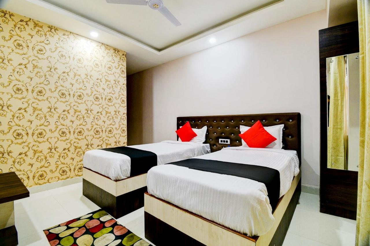 غاواهاتي Collection O 73981 Imperial Inn المظهر الخارجي الصورة