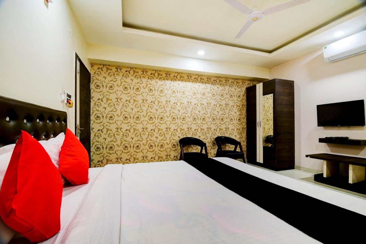 غاواهاتي Collection O 73981 Imperial Inn المظهر الخارجي الصورة