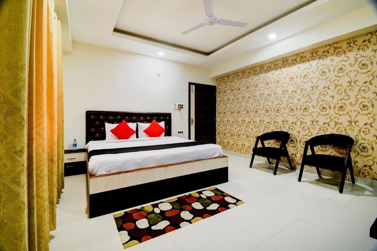غاواهاتي Collection O 73981 Imperial Inn المظهر الخارجي الصورة