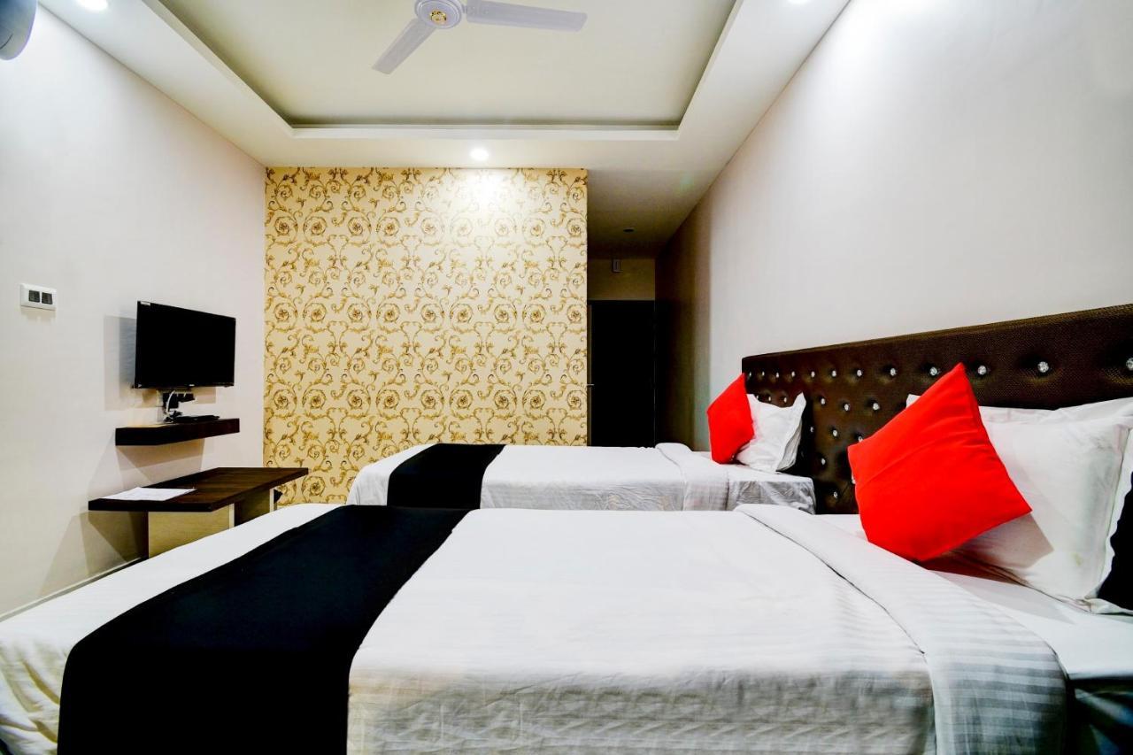 غاواهاتي Collection O 73981 Imperial Inn المظهر الخارجي الصورة