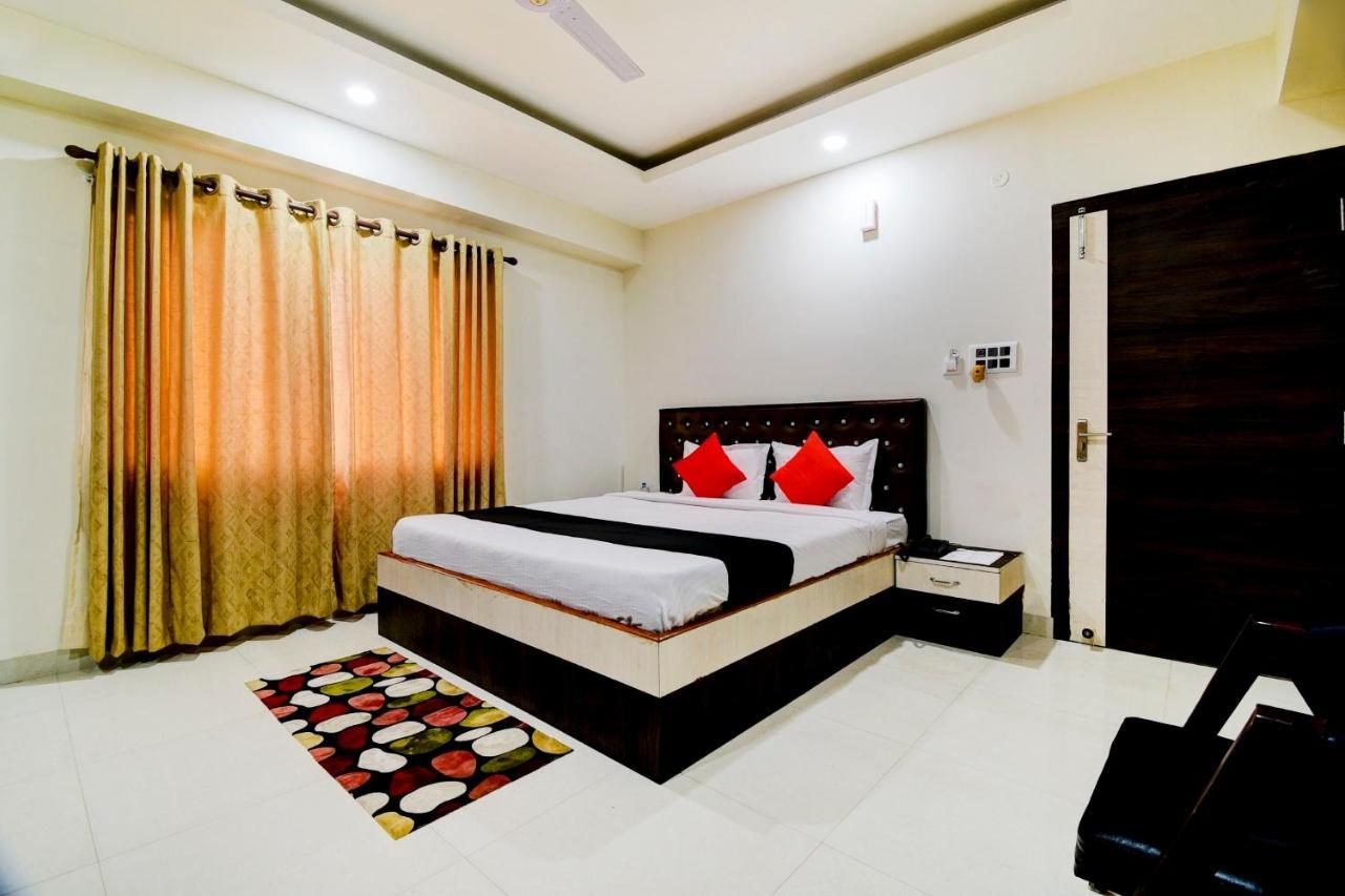 غاواهاتي Collection O 73981 Imperial Inn المظهر الخارجي الصورة